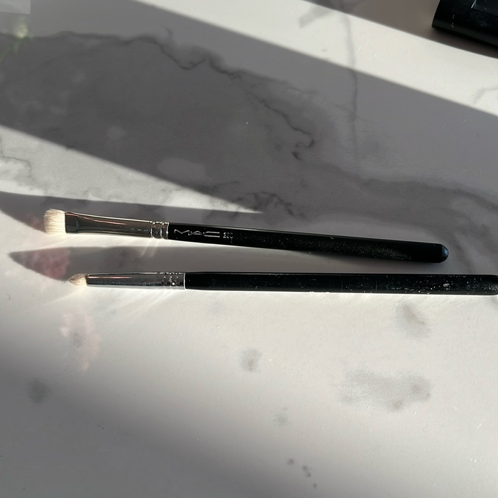 Mac shader brush 230 and sigma pencil brush E30